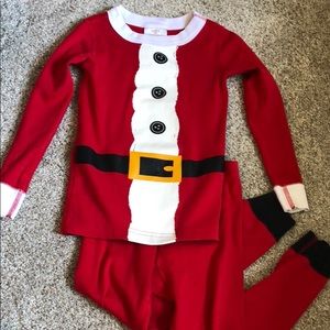 Hanna Andersson Santa pajamas size 100 (4t)